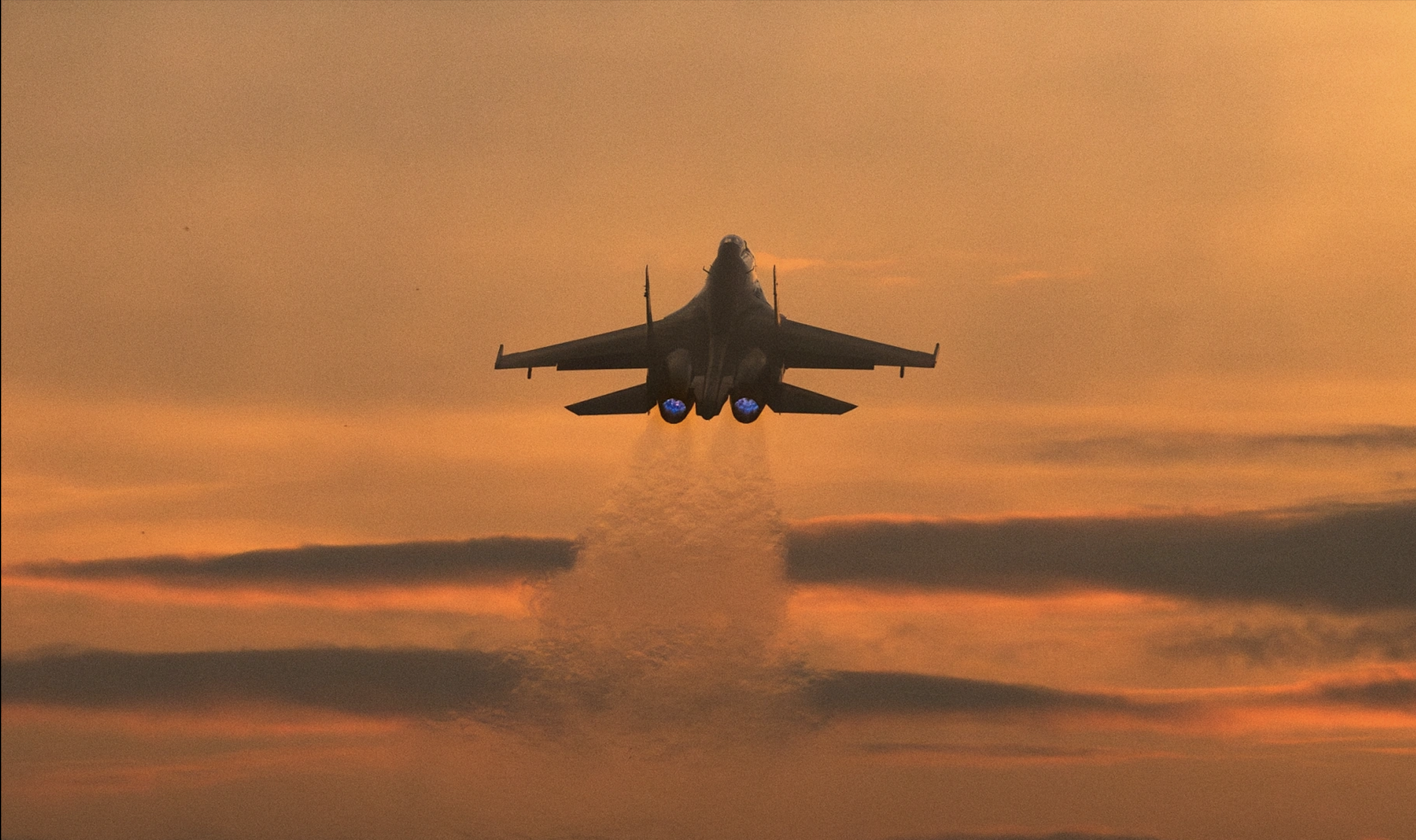 Đội hình mũi tên 5 tiêm kích SU-30MK2 đầy uy lực chuẩn bị cho đại lễ A80
