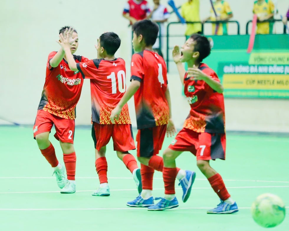 Lộ diện 8 đội bóng nhí tranh vé vào bán kết giải U.11 toàn quốc- Ảnh 2.