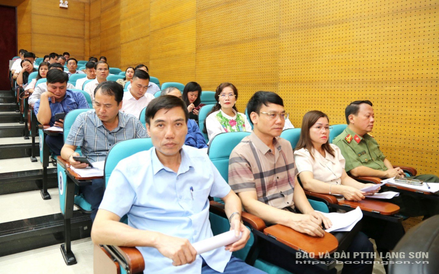 Các đại biểu dự hội nghị