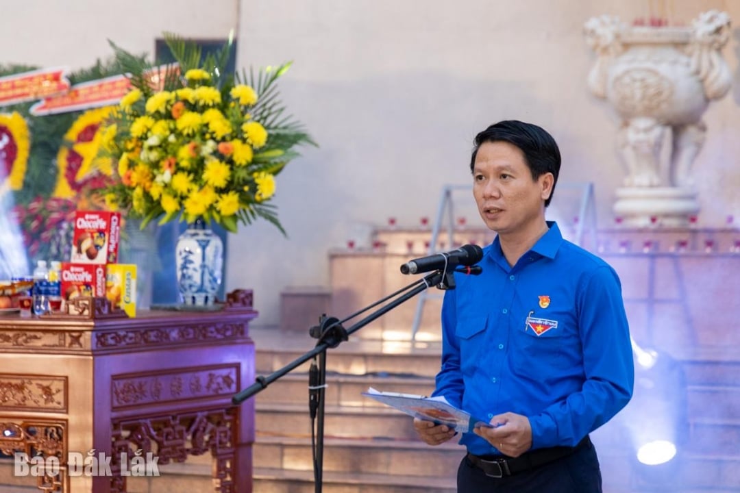 Provincial Youth Union Secretary Luong Minh Tung spoke at the ceremony.