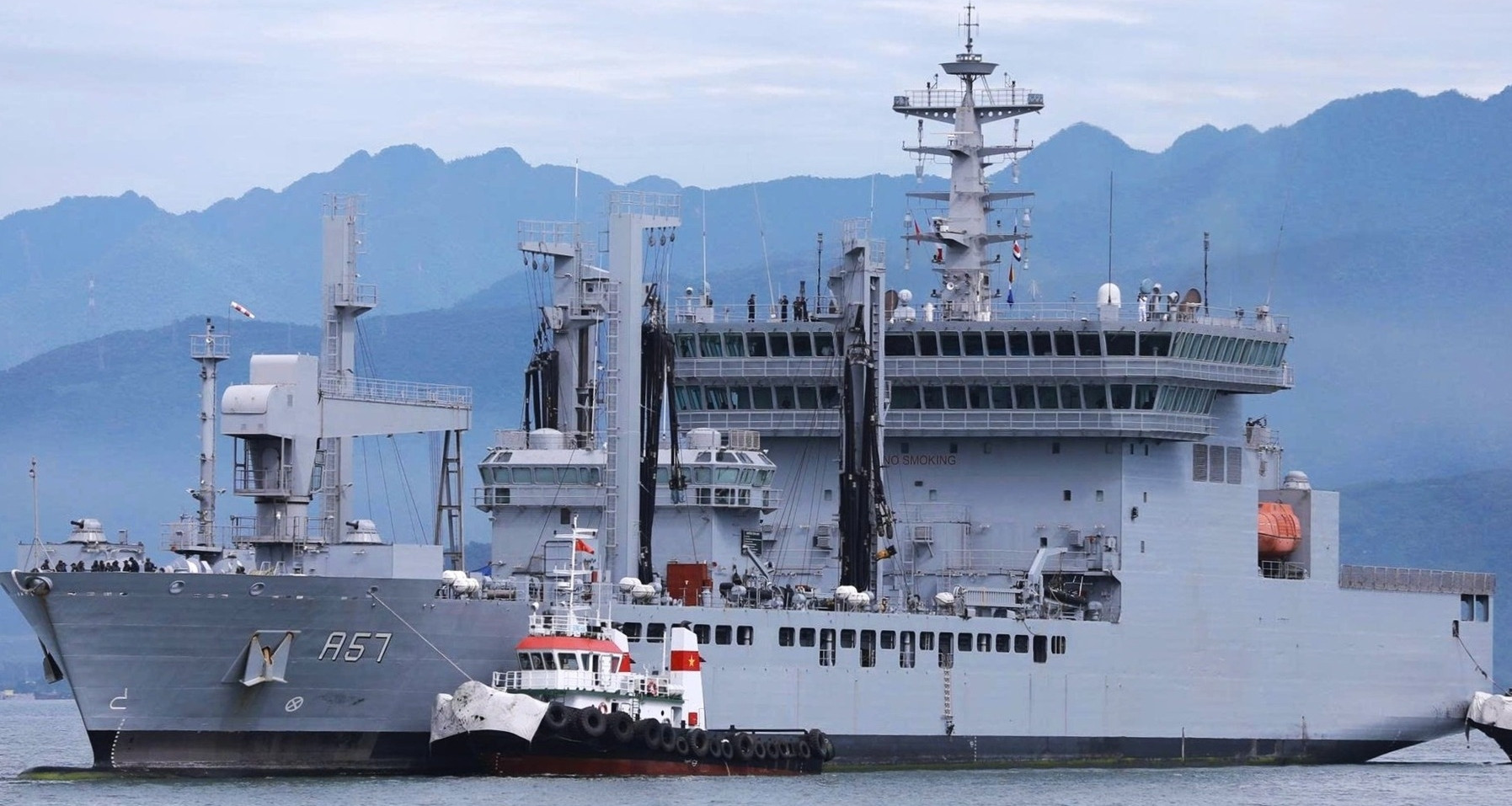 Indian Navy warships arrive in Da Nang
