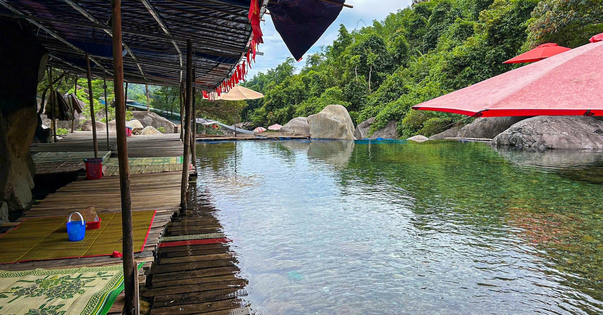 បញ្ឈប់ការលក់សំបុត្រ និងការកេងប្រវ័ញ្ចឆ្នេរនៅតំបន់ទេសចរណ៍ធម្មជាតិដែលគ្មានអាជ្ញាប័ណ្ណនៅ Hue