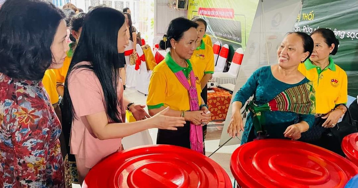 កញ្ញា ហុង ស្រលាញ់សំរាម