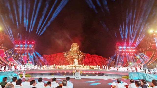 'Bản hùng ca bất diệt' đưa người xem trở về năm tháng hào hùng của dân tộc- Ảnh 4.