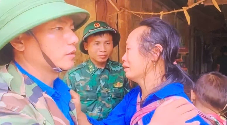Bộ đội Biên phòng tiếp cận bản Phá Mựt cứu trợ khẩn cấp- Ảnh 1.