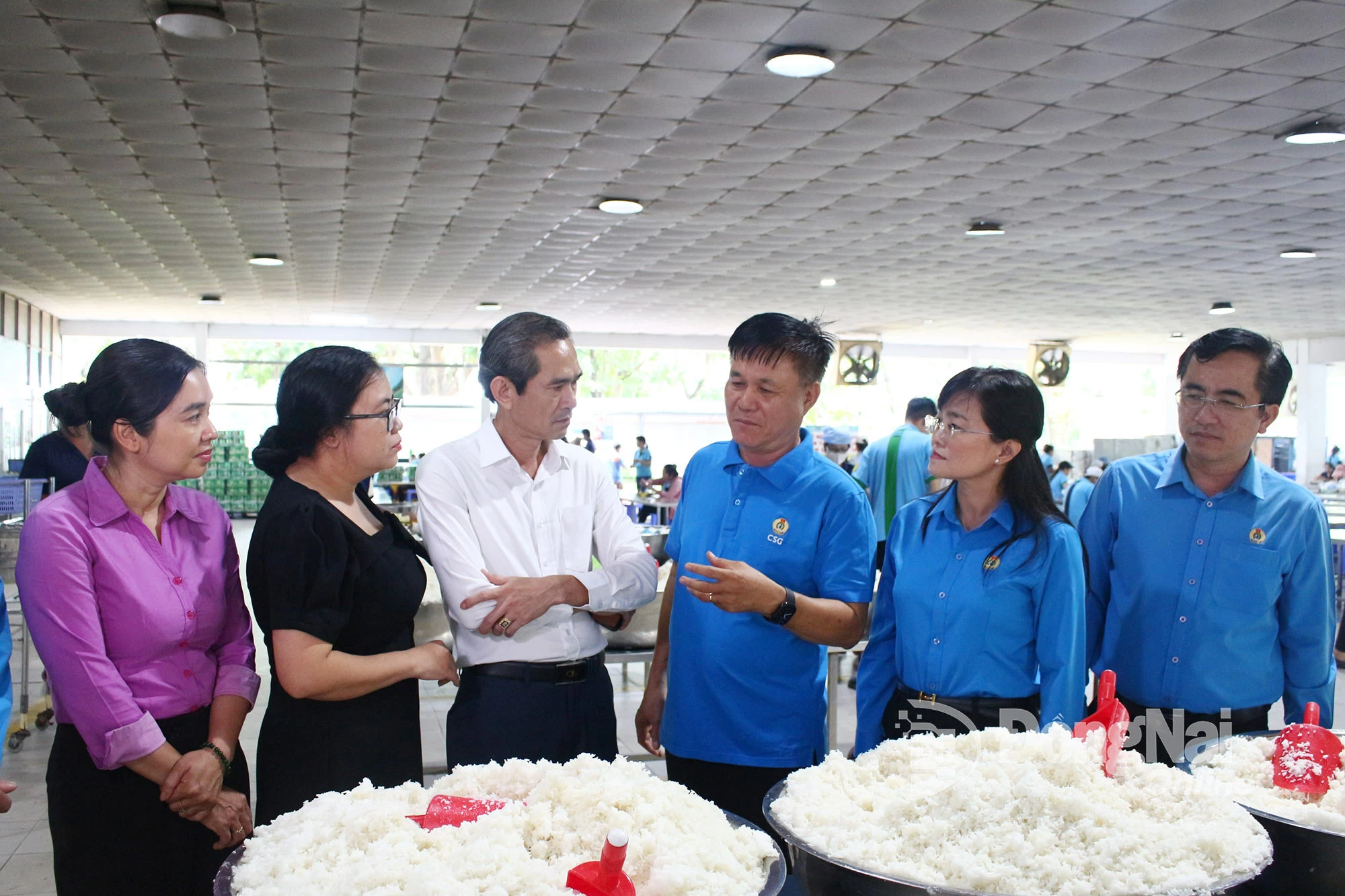 សហជីពរបស់ក្រុមហ៊ុនណែនាំមុខម្ហូបពិសេសនៅអាហារសហជីព។ រូបថត៖ N.Hoa
