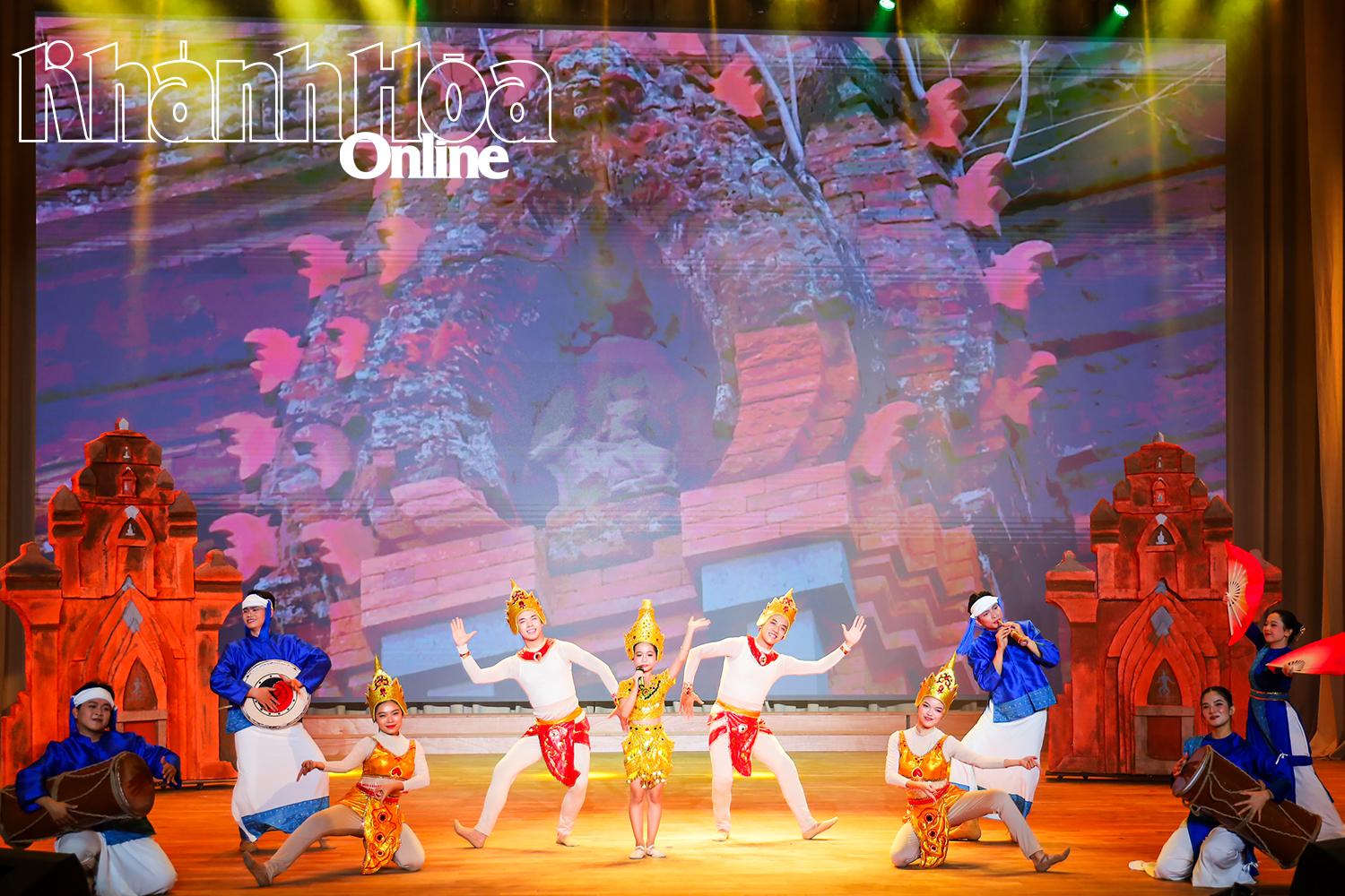 참가자 Tran Phuong Kha Di의 공연.