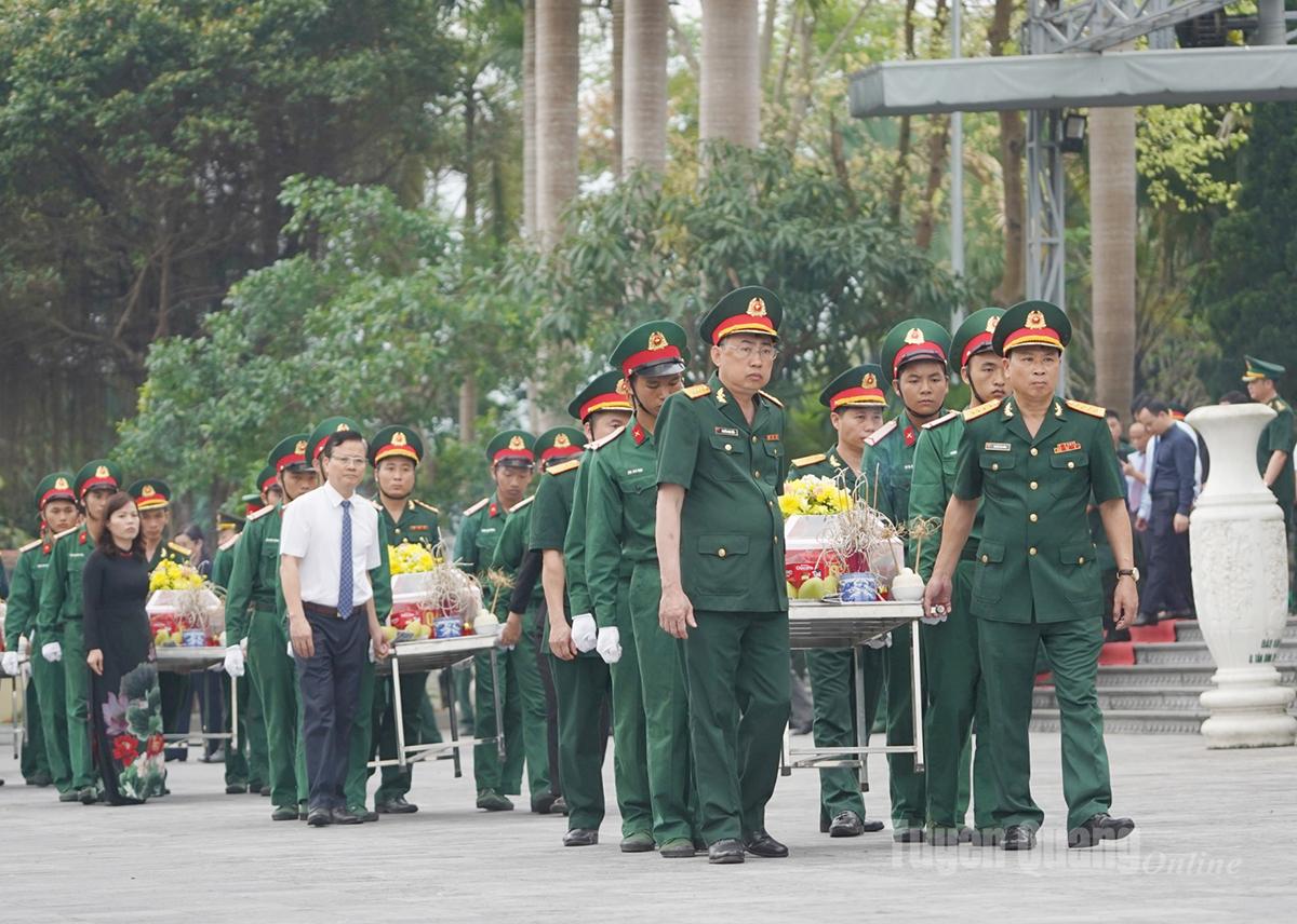 Bestattungszeremonie der sterblichen Überreste der Märtyrer auf dem Vi Xuyen National Martyrs Cemetery (Oktober 2024).