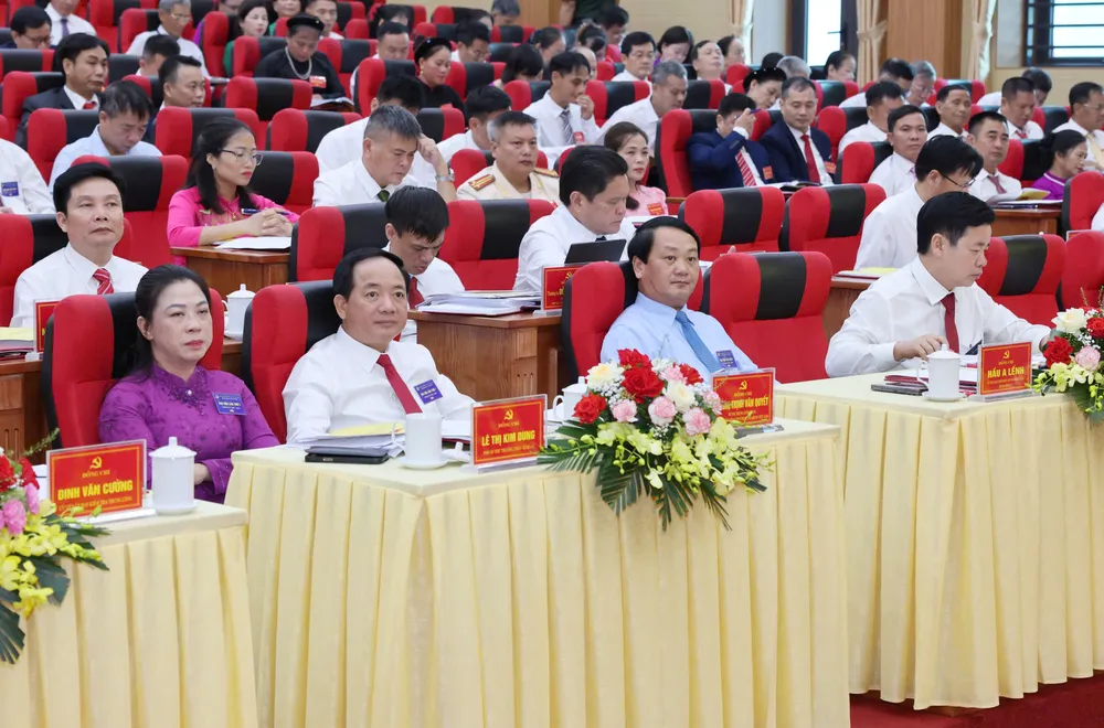 Anh Vi Xuyen 4.jpg