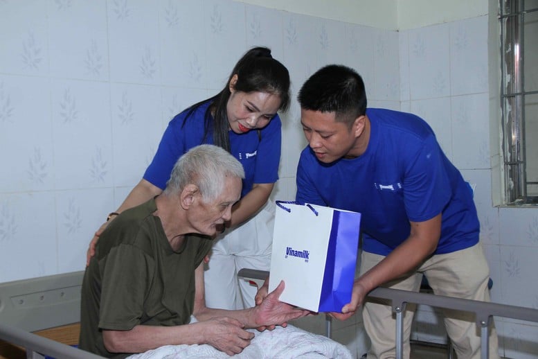 Vinamilk tri ân thế hệ đi trước bằng nghệ thuật và tình cảm- Ảnh 4.