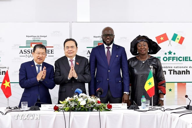 ttxvn-chu-tich-quoc-hoi-tran-thanh-man-hoi-dam-voi-chu-tich-quoc-hoi-senegal-18.jpg