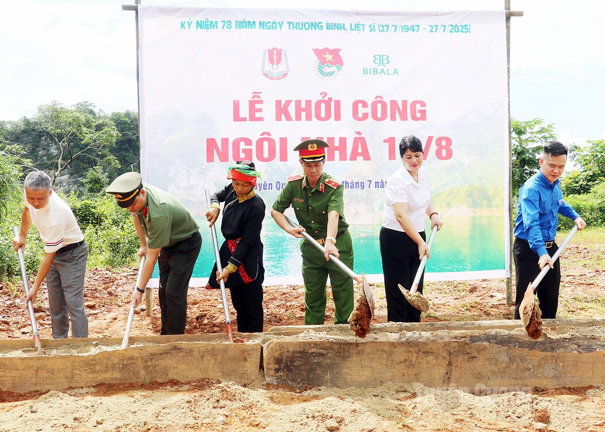 Đoàn khởi công xây dựng nhà ở cho thanh niên Bồn Thị Điền, thôn Cốc Nghè, xã Thanh Thủy có hoàn cảnh khó khăn, trị giá 150 triệu đồng. Ảnh: Hoàng Tuyến