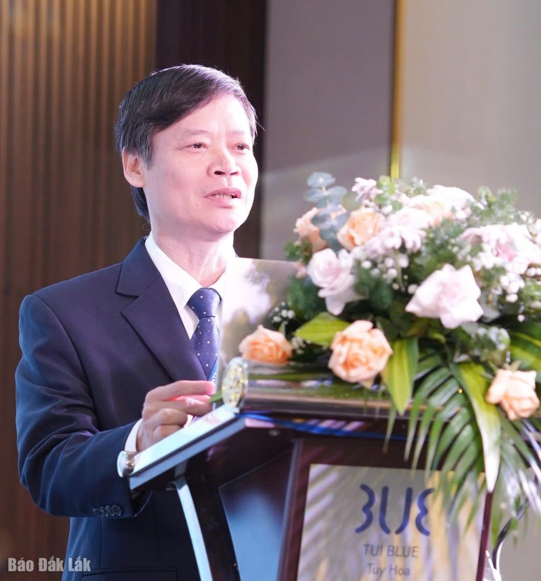TS.BS Vũ Tuấn Anh, Giám đốc Bệnh viện Phong - Da liễu Trung ương Quy Hòa, phát biểu khai mạc hội nghị. 