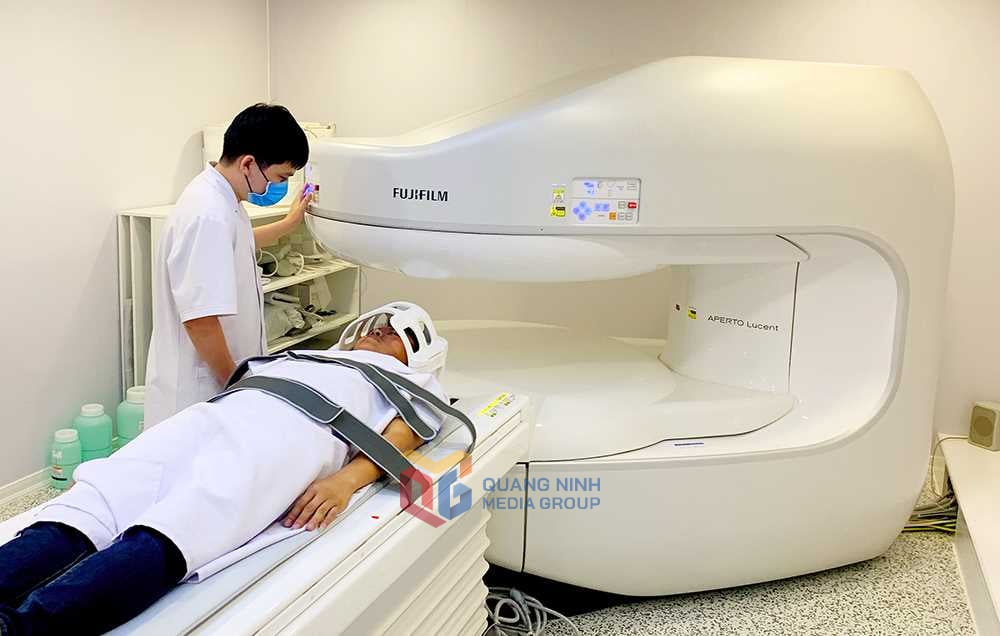 Trung tâm Y tế Móng Cái đưa vào vận hành các trang thiết bị hiện đại.