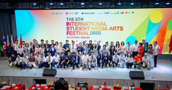 พิธีเปิดเทศกาลภาพยนตร์นักศึกษานานาชาติในเวียดนาม