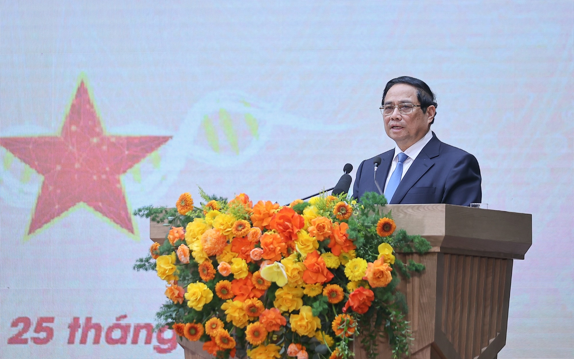 Thủ tướng Chính phủ Phạm Minh Chính: Quy tập hài cốt, xác minh danh tính liệt sĩ 'khó mấy cũng phải làm và làm bằng cả trái tim'