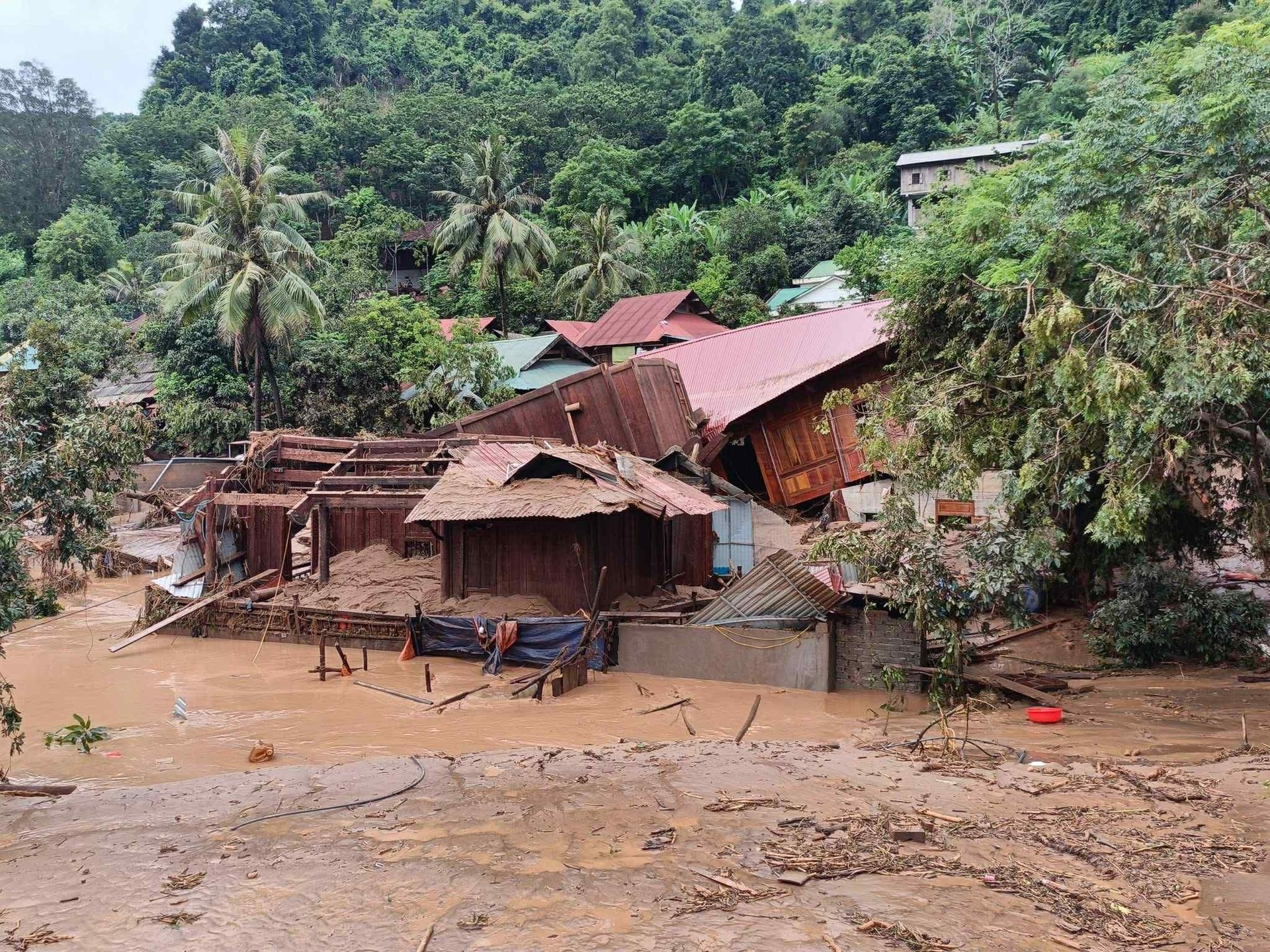 NHNN yêu cầu hỗ trợ giảm lãi vay cho người dân bị ảnh hưởng bởi bão số 3