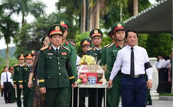Anh Vi Xuyen 5.jpg