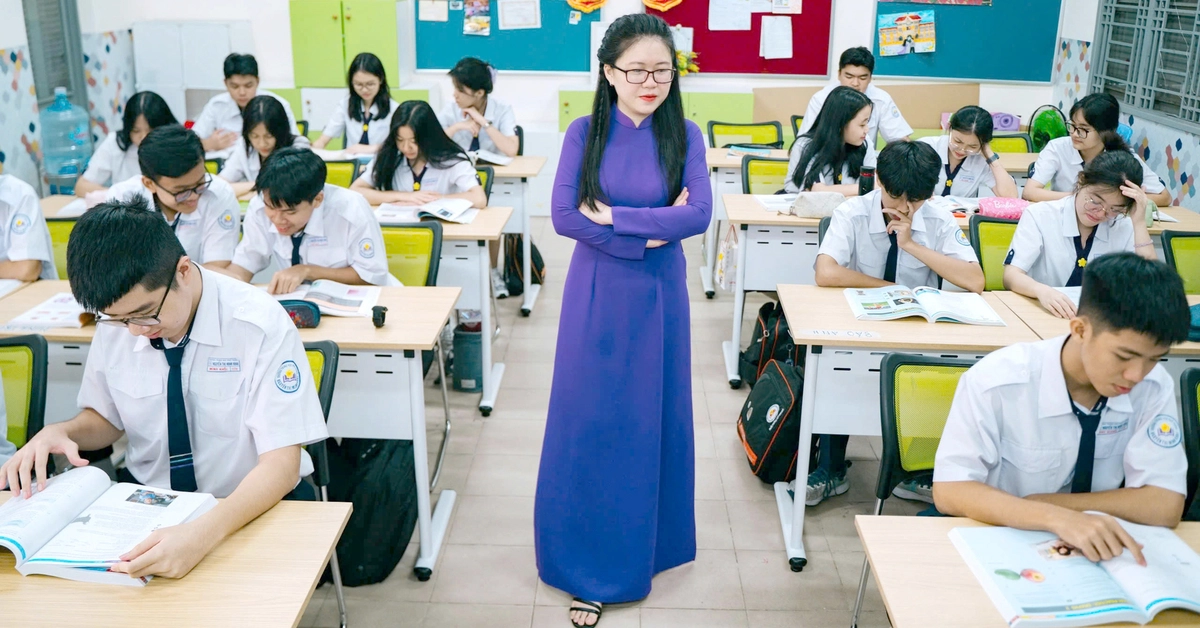 ទម្លាយ​ប្រាក់​ខែ​គ្រូ