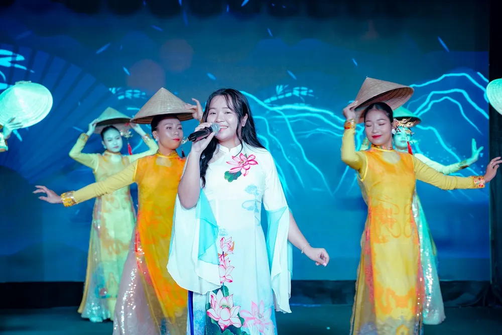 hoa tam 5.jpg