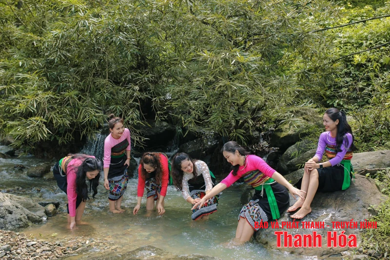 Hoi Xuan preserva y promueve la belleza cultural de las minorías étnicas