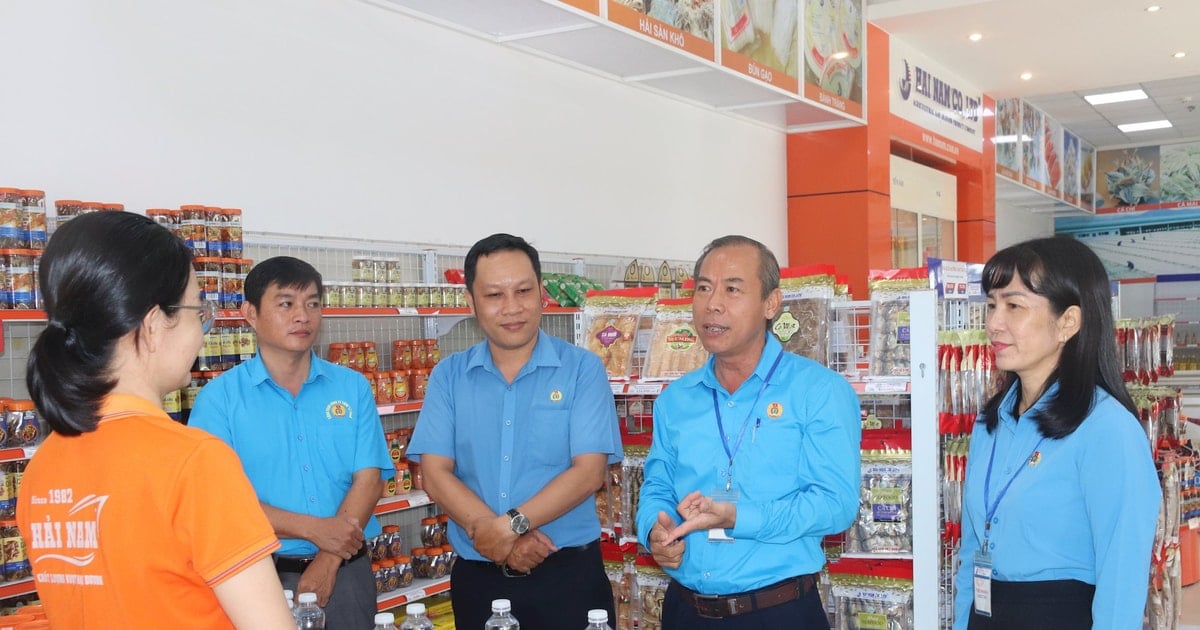 Liên đoàn Lao động tỉnh Lâm Đồng làm việc với các doanh nghiệp
