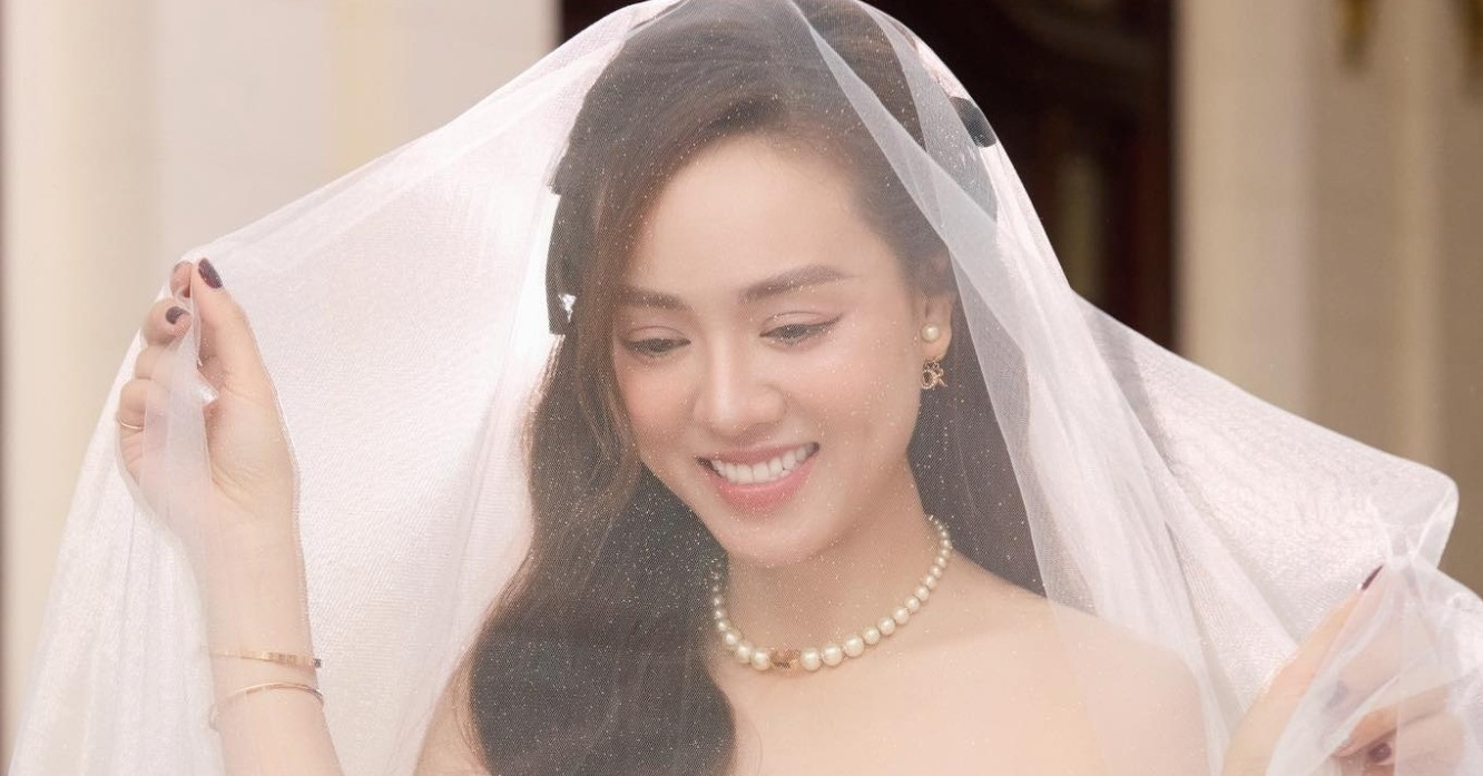 Hà Thanh Xuân sau ly hôn ngày càng quyến rũ, vợ Công Lý bất ngờ diện váy cưới