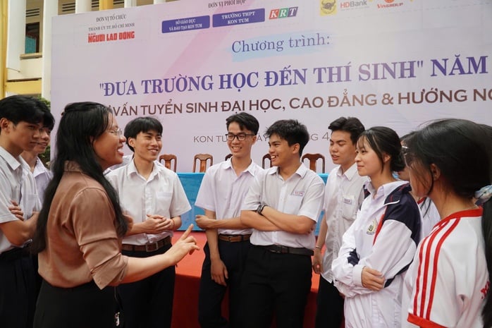 Ngược xuôi 