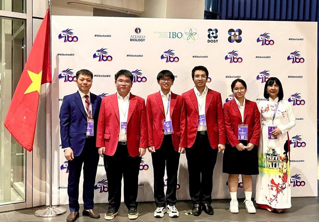 2 học sinh trường Ams giành huy chương Olympic Sinh học quốc tế 2025 - 1