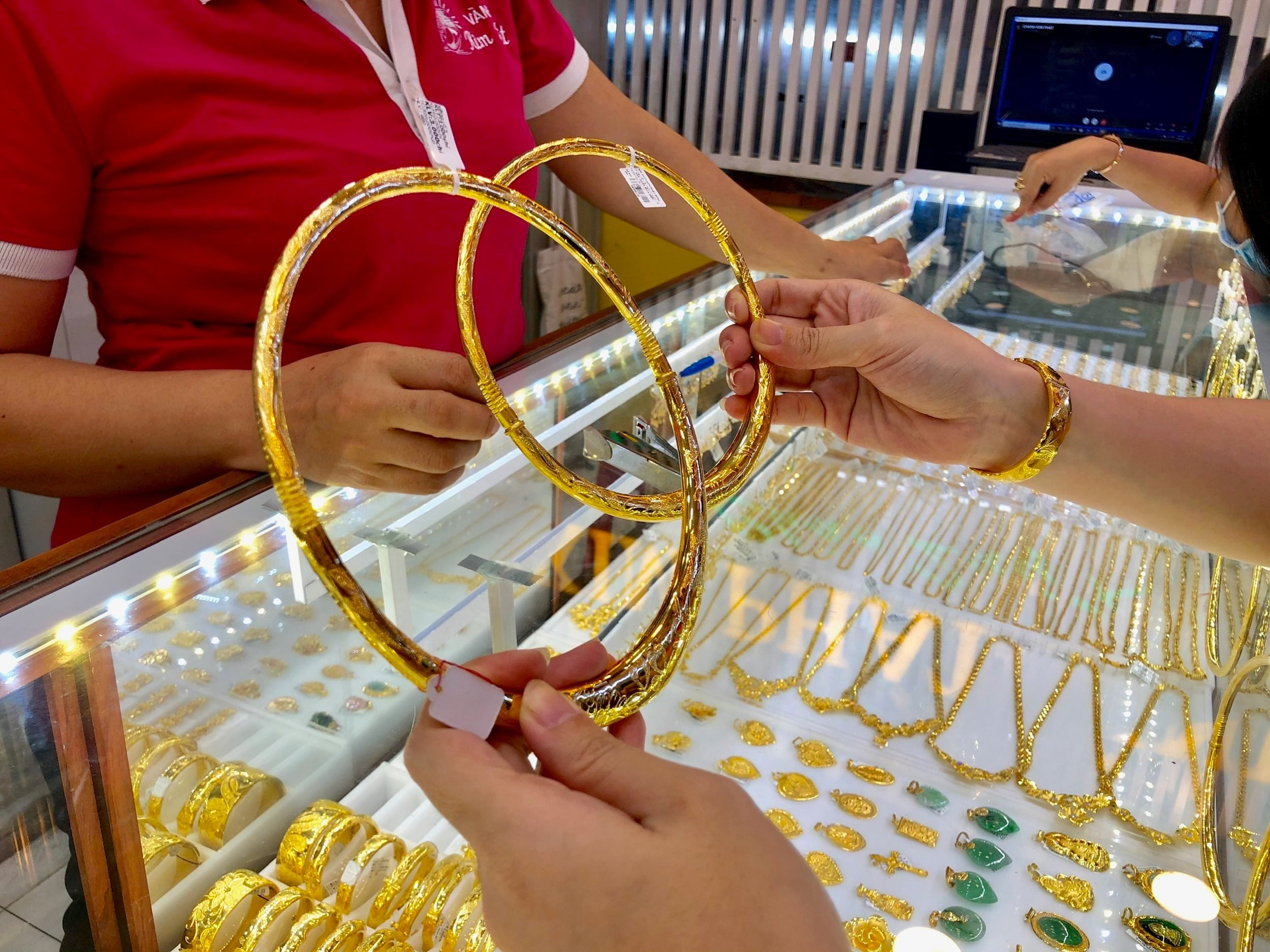 តម្លៃមាសថ្ងៃនេះ 7/26 តម្លៃមាសធ្លាក់ចុះដល់កម្រិតទាបបំផុតប្រចាំសប្តាហ៍