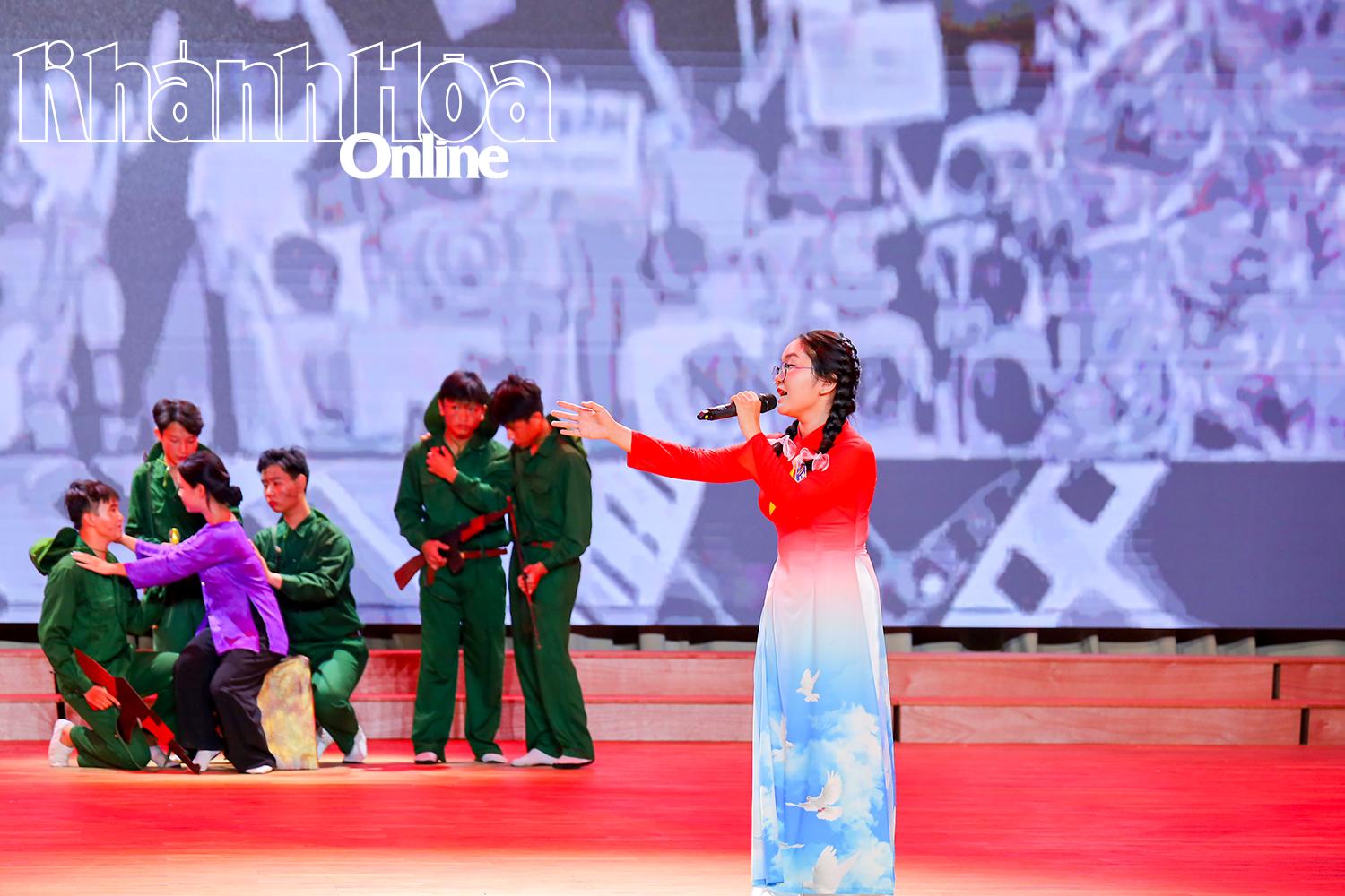 참가자 Nguyen Nhat Thao Nguyen의 공연.