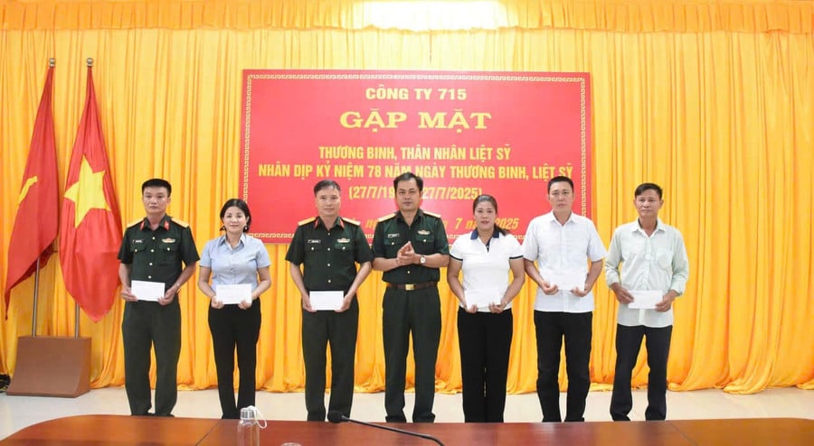 gen-n-z6842439016571-41ad86ec30a68bdd0f66e310fd8bf9b3.jpg