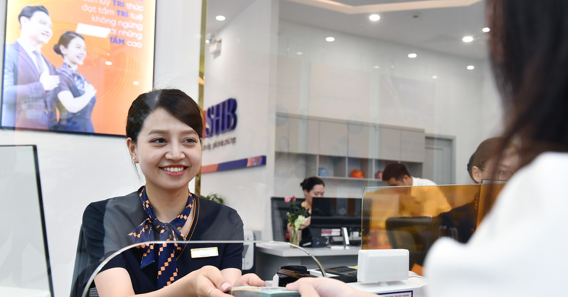 Cuộc đua tăng vốn điều lệ: Vietcombank giữ ngôi vương, nhóm ngân hàng tư nhân bứt tốc
