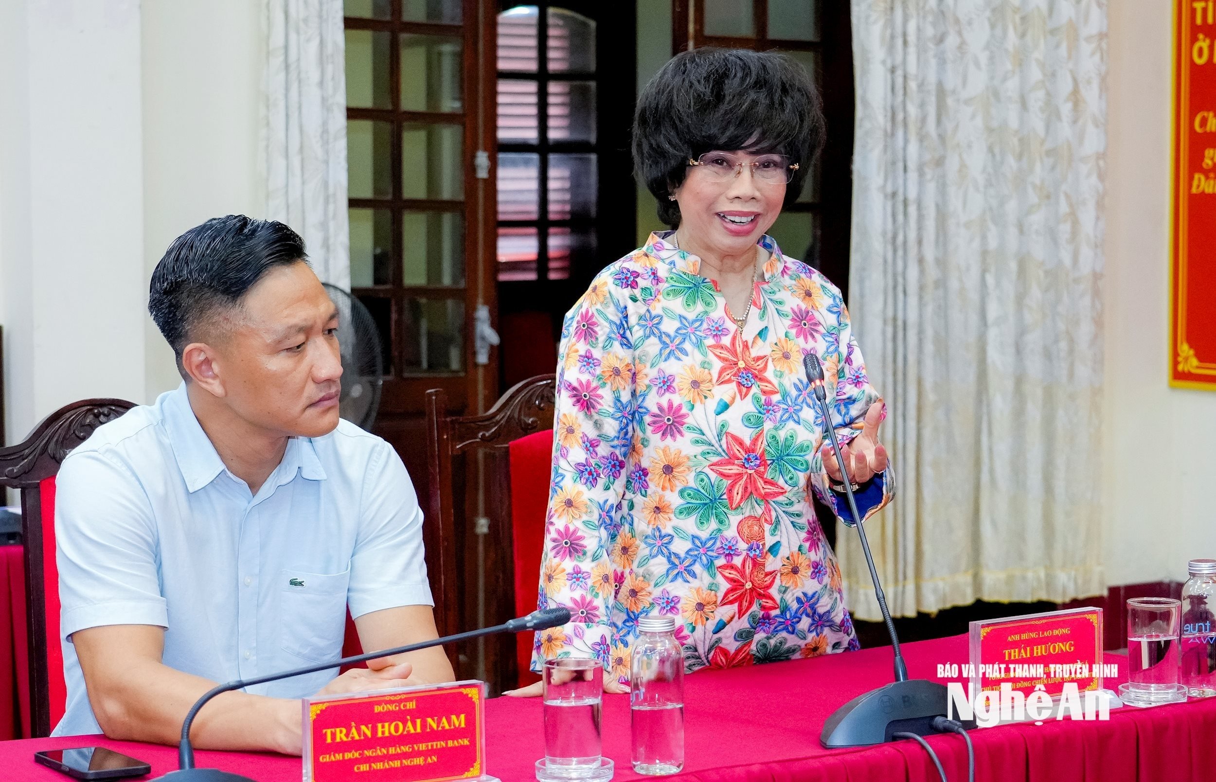 AHLĐ Thái Hương shared: TH Group and Bac A Bank are always ready to accompany localities, especially their hometown Nghe An - where TH's foundation was laid.