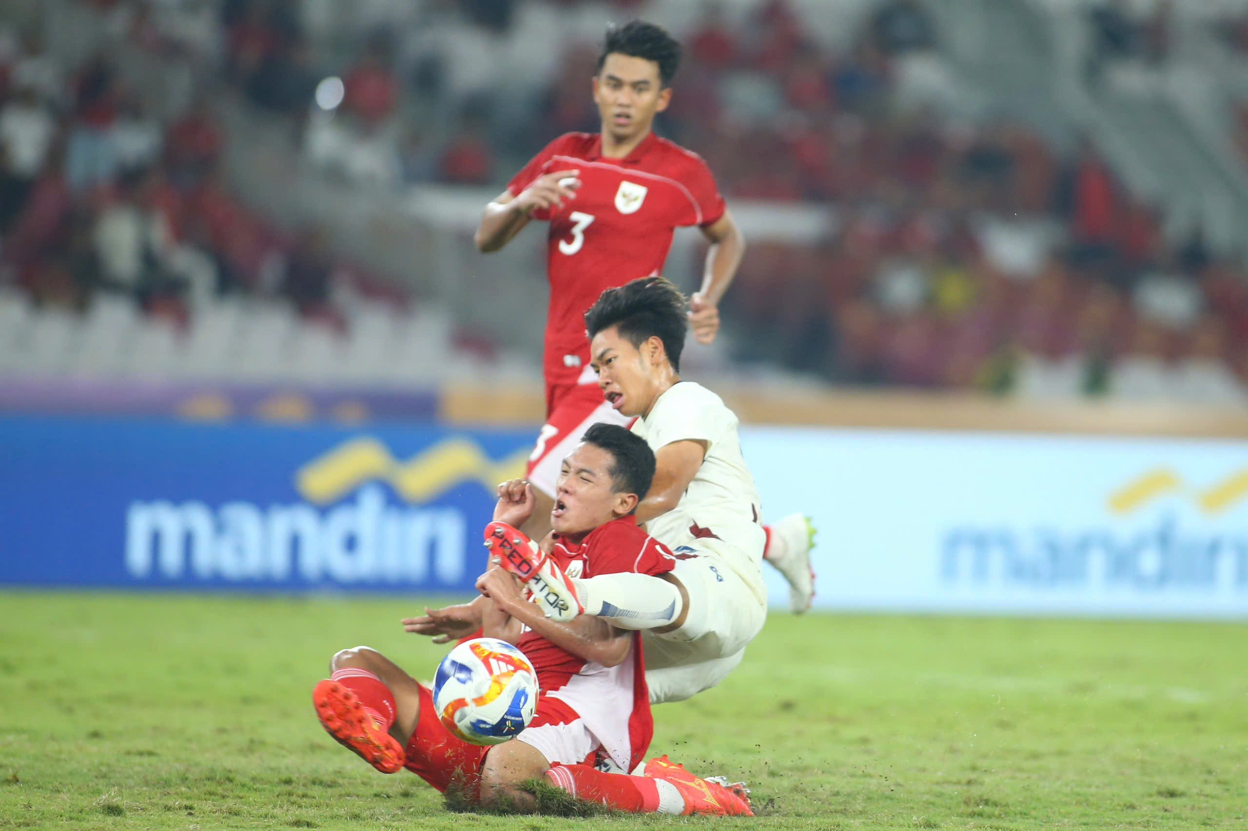 Ông Kim Sang-sik quyết đoán, U.23 Việt Nam tạo lợi thế lớn trước Indonesia ở chung kết- Ảnh 4.