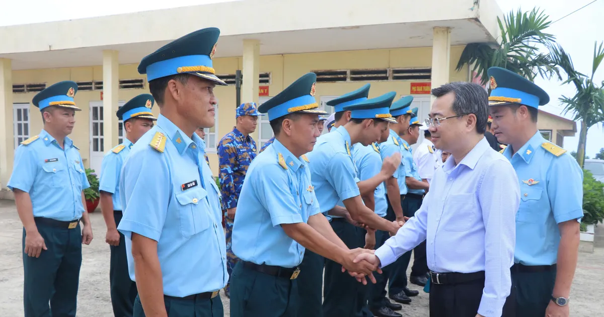 TPHCM tri ân người có công, lực lượng vũ trang tại Côn Đảo dịp 27-7