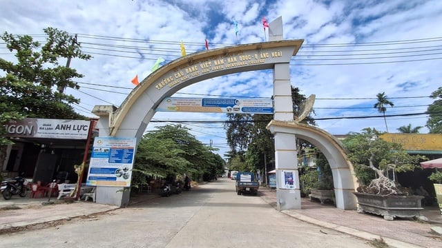 Trường cao đẳng ‘hụt hơi’ tài chính, giảng viên bị nợ lương, tiền dạy vượt giờ - Ảnh 2.