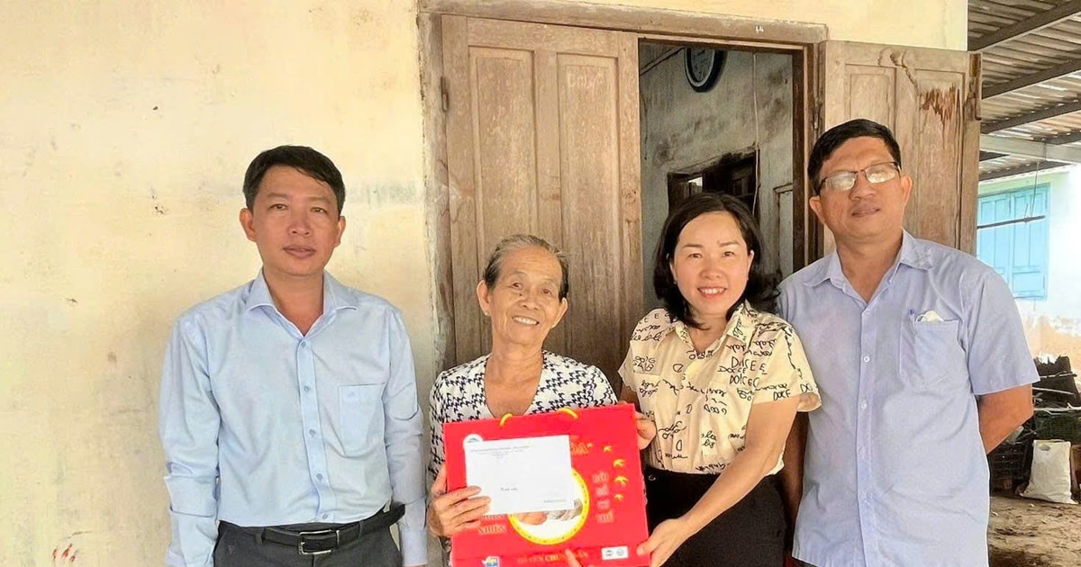 វួដ Tien Thanh បានចុះសួរសុខទុក្ខអ្នកទទួលគោលនយោបាយ និងអ្នកមានគុណចំនួន ២៣ គ្រួសារ។