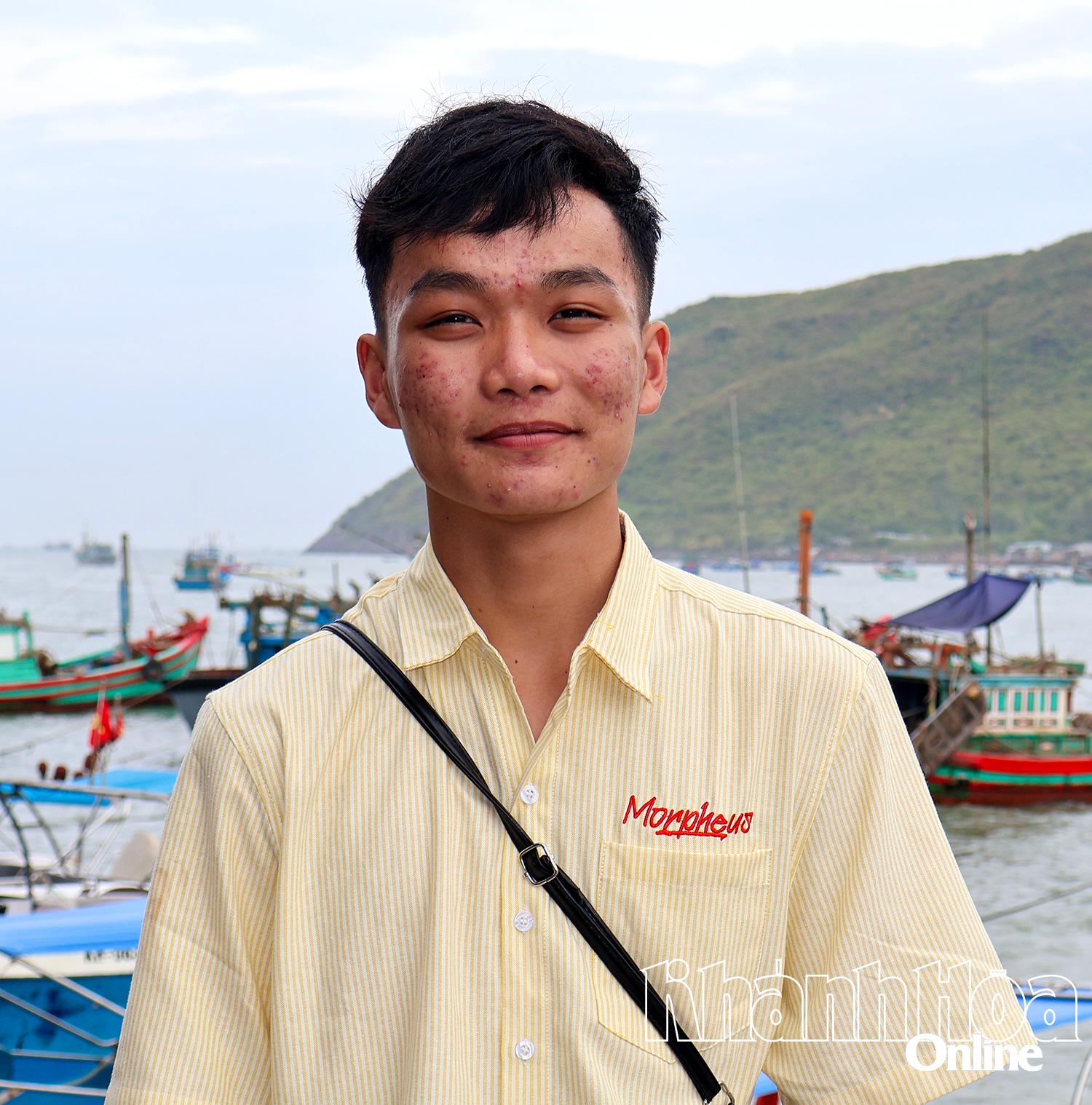 លោក Nguyen Hoa Anh Khoa។
