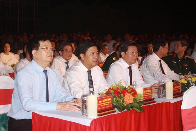 Chương trình nghệ thuật đặc biệt "Bản hùng ca bất diệt": Đất nước lời ru - Ảnh 1.