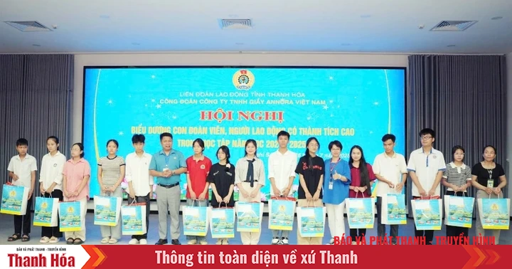 Công ty TNHH Giầy Annora Việt Nam biểu dương con đoàn viên, người lao động đạt thành tích cao trong học tập