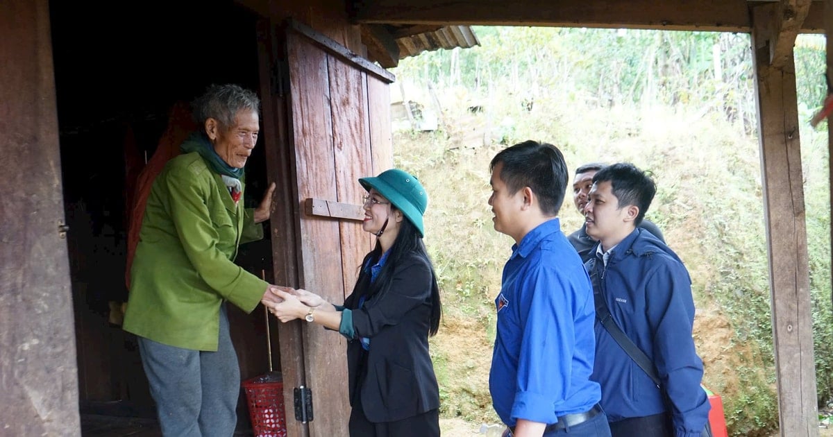Tích cực chăm lo cho người có công