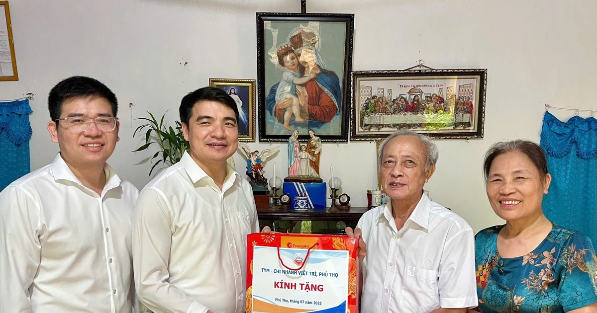 សាខា TYM Viet Tri៖ ចែកអំណោយដល់គ្រួសារអ្នកមានបុណ្យ