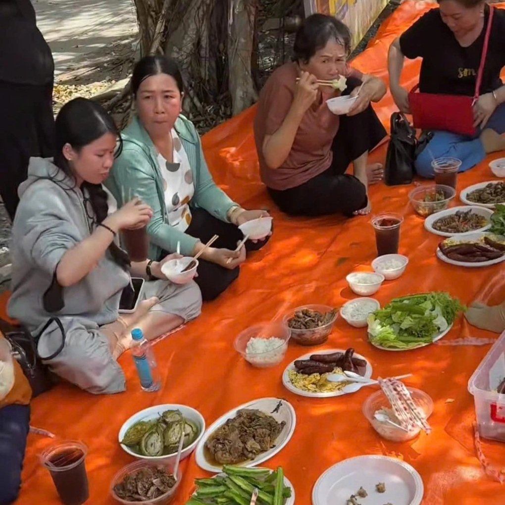 Mang núi đồ ăn du lịch: Gắn kết gia đình hay gây khó cho ngành du lịch? - 3