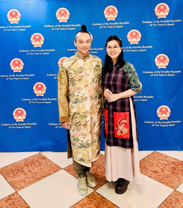 Giữ văn hóa truyền thống trong tà áo dài hiện đại - Ảnh 2.