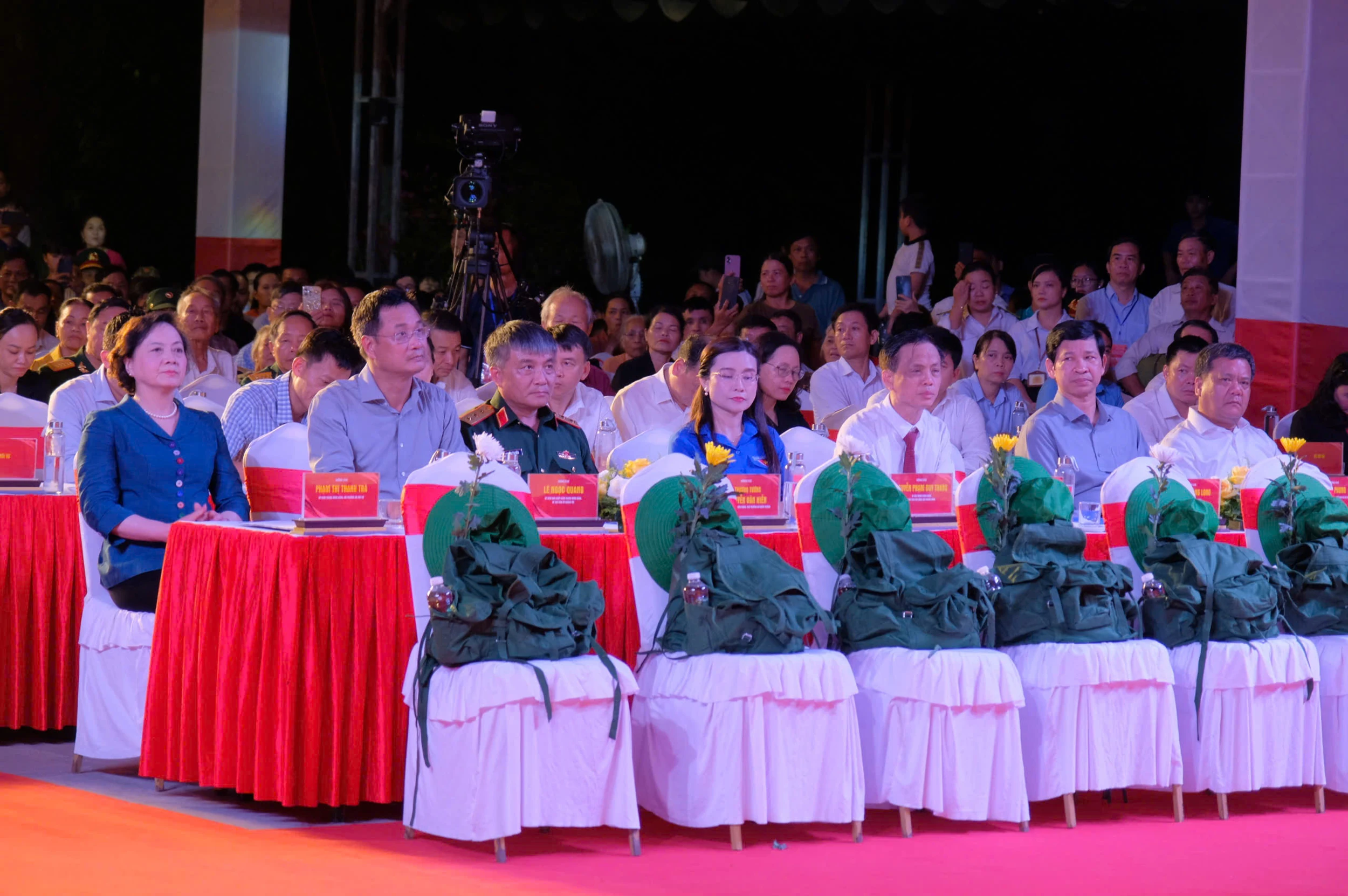 Thủ tướng Chính phủ Phạm Minh Chính tham dự lễ thắp nến tri ân các anh hùng liệt sĩ