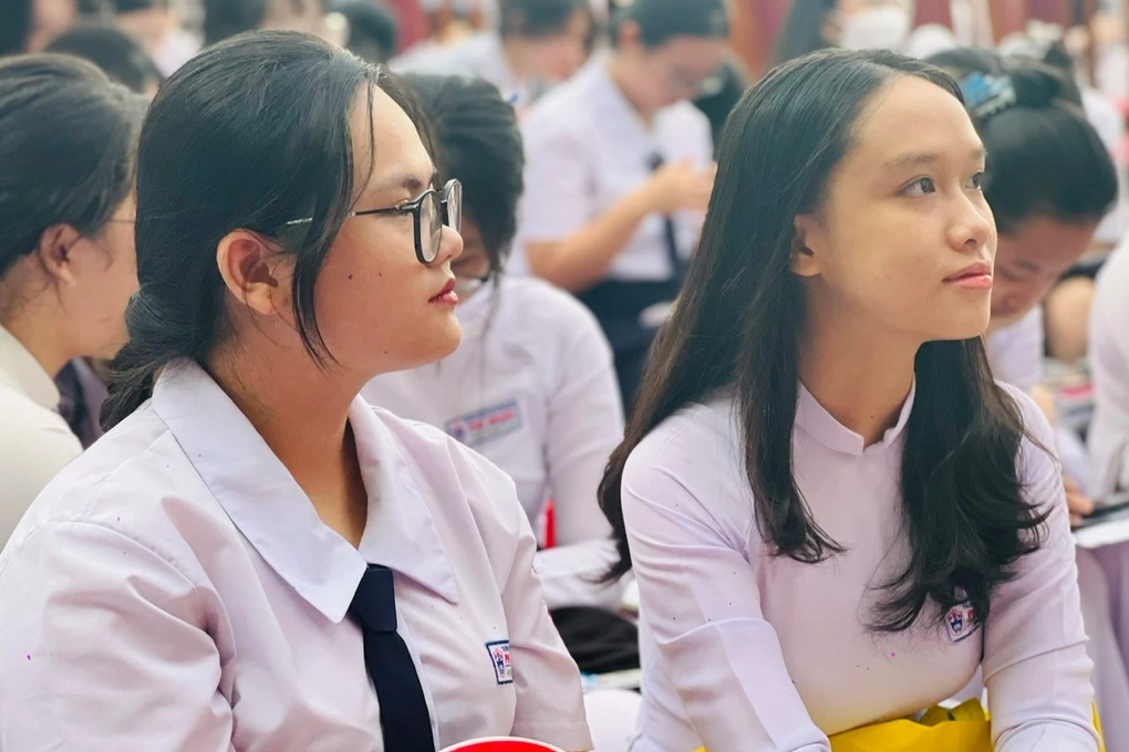 Nhìn thu nhập giáo viên, thí sinh 25 điểm muốn “bon chen” vào sư phạm - 1