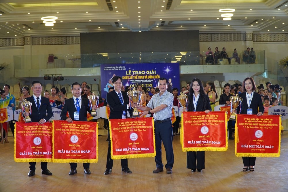 ការប្រកួតកីឡារាំបើកទូលាយខេត្ត Quang Tri ដ៏រំភើប - រូបថត ១