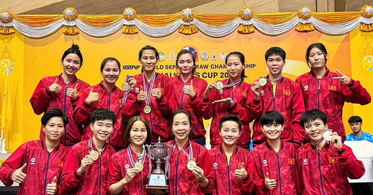 Cầu mây nữ Việt Nam vô địch thế giới, HLV vỡ òa: Áp lực cực lớn, các cô gái quá bản lĩnh