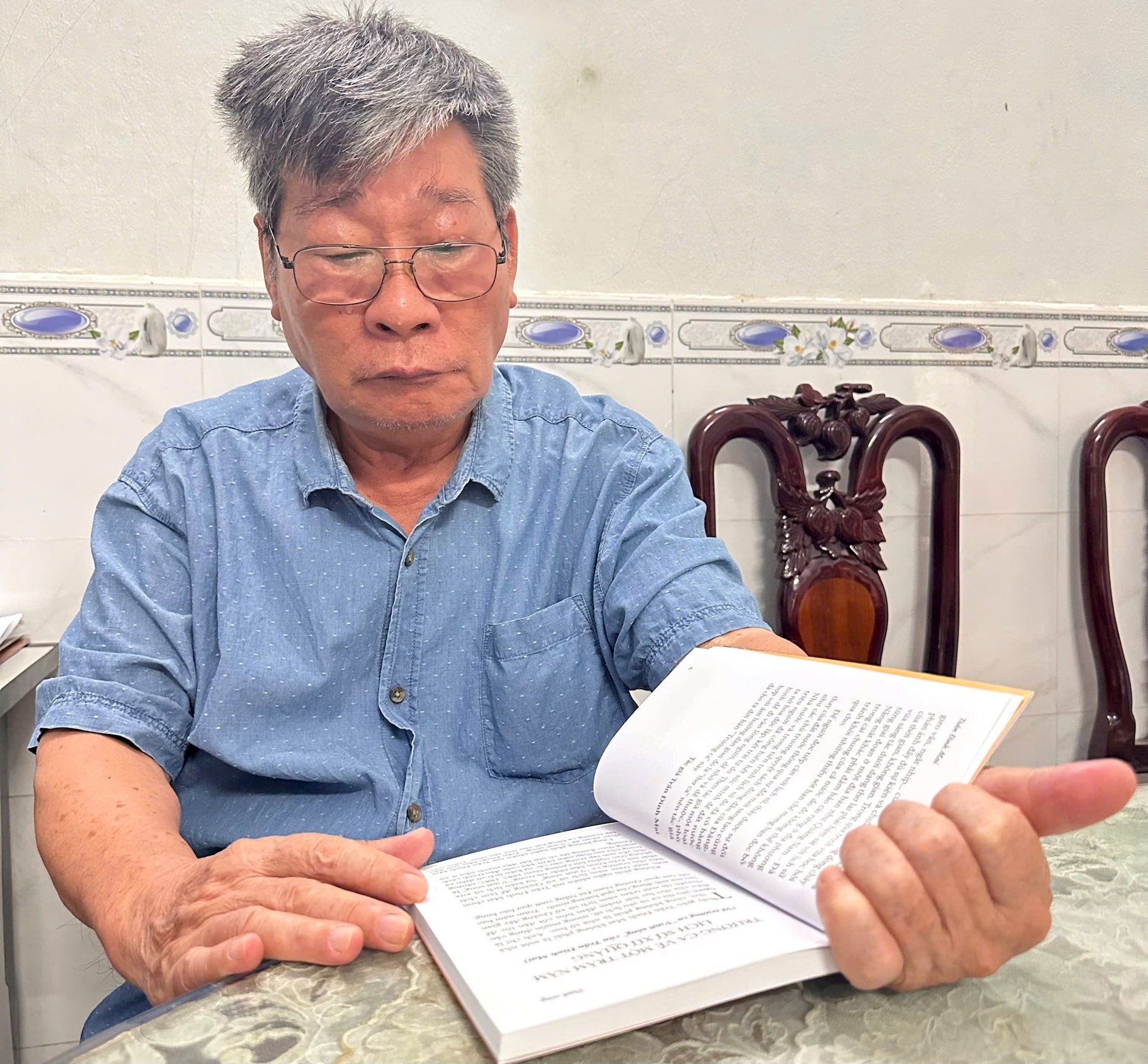 thầy Tri